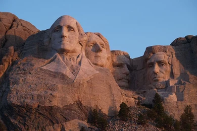 File:Mount Rushmore Sunrise.JPG   Wikimedia Commons