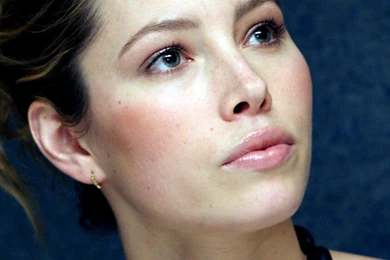 Jessica Biel Face Wallpapers