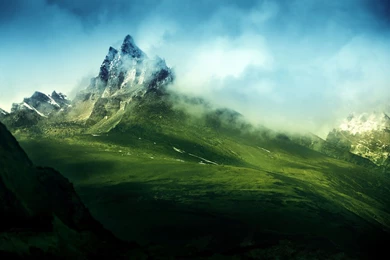 Wallpapers Green Misty Mountains 2048x1152