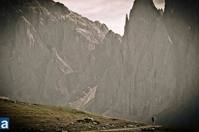 Adventure Journal – Wallpapers Wednesday: Dolomites Mountain Biking
