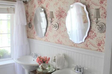 AphroChic: 16 Glamorous Bathrooms With Wallpapers
