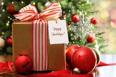 Free Happy Holidays Gift Christmas Tree Computer Desktop Wallpapers