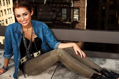 Miley cyrus wallpaper 3.jpg