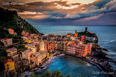 574509_vernazza_cinque terra_italy at night_4608x3072_www.Gde Fon.com.jpg