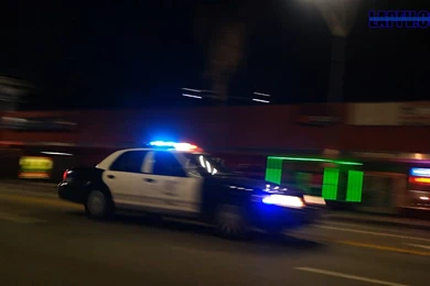 LAPD Crown Victoria Code 3 V8 Screaming!   YouTube