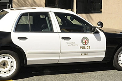 LAPD Sets Up Perimeter In Mid City After Driver Crashes, Flees