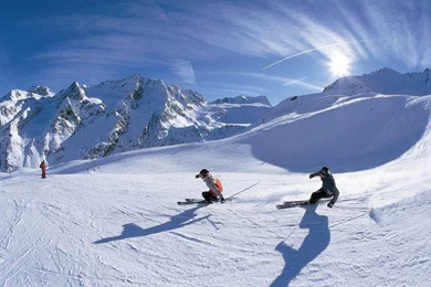 Skiing in Italy Gohoto Wallpapers HD.jpg