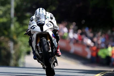 Isle Of Man TT 2015: Michael Dunlop Walks Out On Milwaukee Yamaha ...