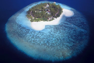 Tropical Island Beautiful Wallpapers PC