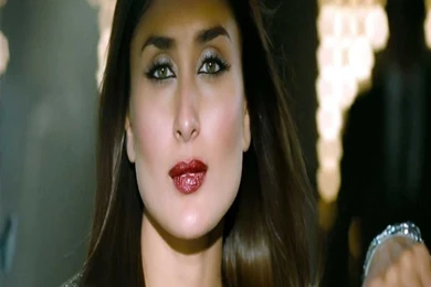 Kareena Kapoor In Main Heroine Hoon Song   Heroine Movie Image