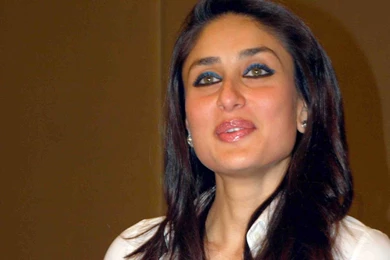 Popular Kareena Kapoor Heroine HD Wallpapers