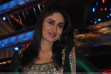 Wallpapers   Kareena Kapoor At Film Promotion Heroine On Set Of ...