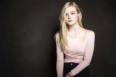 Actress Elle Fanning Wallpapers