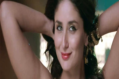 Kareena Kapoor In Main Heroine Hoon Song   Heroine Movie Image