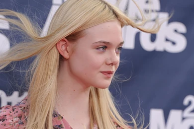 Elle Fanning Photo, Pics, Wallpapers   Photo