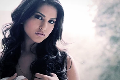 Web Babe Sunny Leone Wallpapers