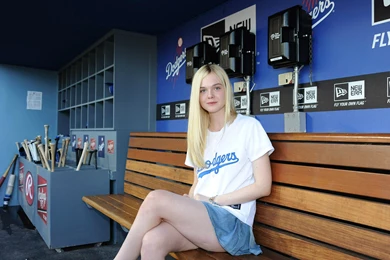 Very Hot Elle Fanning HD Wallpapers