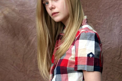 Elle fanning 3744x5616 wallpaper 1688963.jpg