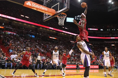 Download Lebron James Dunk Wallpapers 1080p