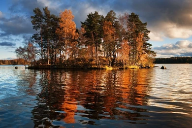 Autumn Lake Wallpapers