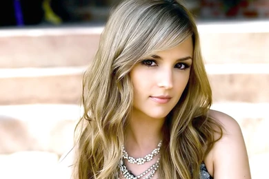 Cute Women 1984x1513px