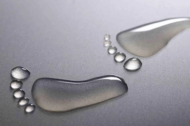 Foot Print By Water Dots Awesome Wallpapers