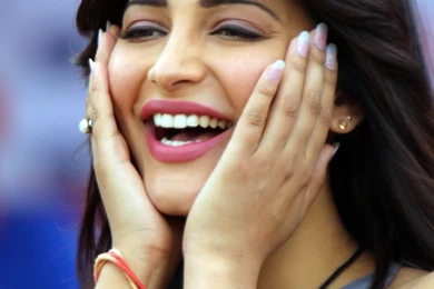 Shruti Hassan Hot Pics HD Wallpapers