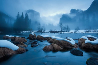Top 10 3D Lake Fog Snow Wallpapers.jpg