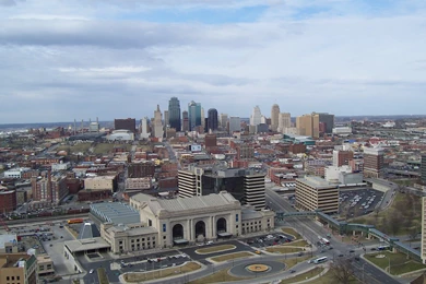 KANSAS CITY   Ewing M. Kauffman Stadium (37,903)   Page 4 ...