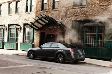 Chrysler 300 SRT8 2012 Wallpapers (1)