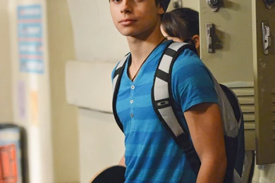 Jake T. Austin Discusses Puerto Rican Heritage, Speaking Spanish ...