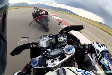 BMW S1000RR Pilot Vs GSXR1000 Superbike   YouTube
