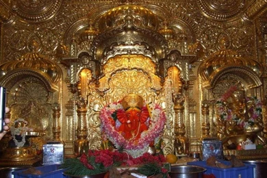 Siddhivinayak ganpati beautifuly decorated 1024x768.jpg