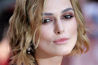 Hot Keira Knightley Image HD 1366x768