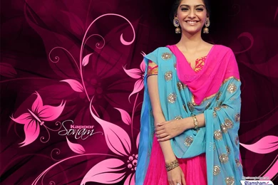 Sonam Kapoor High Resolution Image 18792   Glamsham.