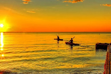 1366x768 Glowing Sunrise Desktop Wallpaper 622