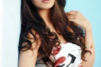 Alia Bhatt In Hot Pose PC Wallpapers