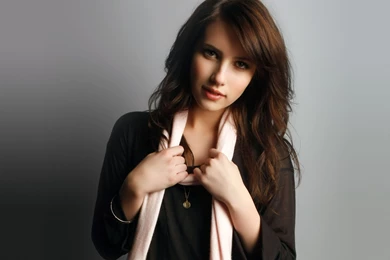 Emma Roberts Wallpapers High Resolution And Quality Download