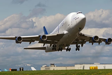 Boeing 747 Taking Off Wallpapers 25842