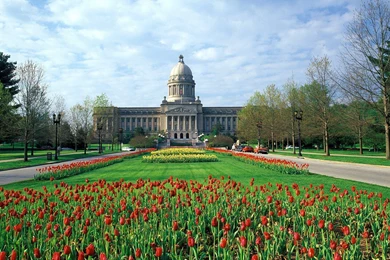 Kentucky+State+Capitol+Building,+Frankfort,+Kentucky.jpg