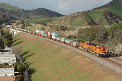 BNSF 935 As DPU Near Riverside CA Rail pictures.com