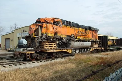 BNSF Train, Gets Lined Into Siding....Video, Pics Of Result