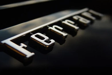 Ferrari iron logo 1920 1080 6657.jpg