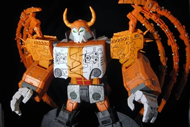 Ultimate Unicron...   TFW2005.com
