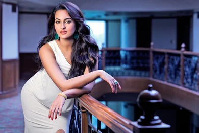 Actress Sonakshi Sinha Wallpapers