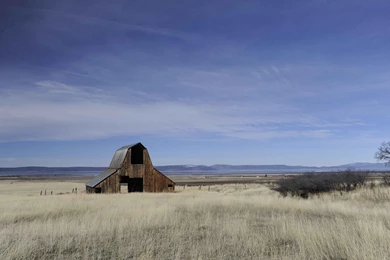 File:Scenic View Of An Old Barn Scenic Landscape.jpg   Wikimedia ...