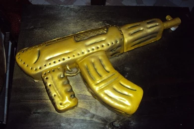 GOLD PLATED AK 47 MACHINEGUN CAKE
