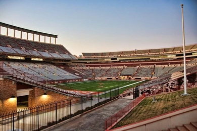 Image Gallery: Football Stadium (Dec 11 2012 19:09:50)