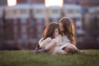 Cute Little Girls Hugs Wallpapers
