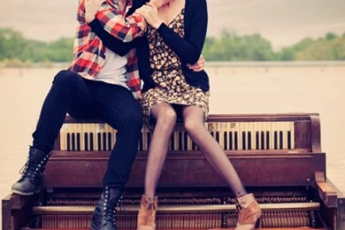 Love Couple Kiss Kissing Hug Piano ~ Love   Image